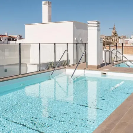 Modern With Swimming Pool- 2bd 2bth- Triana *