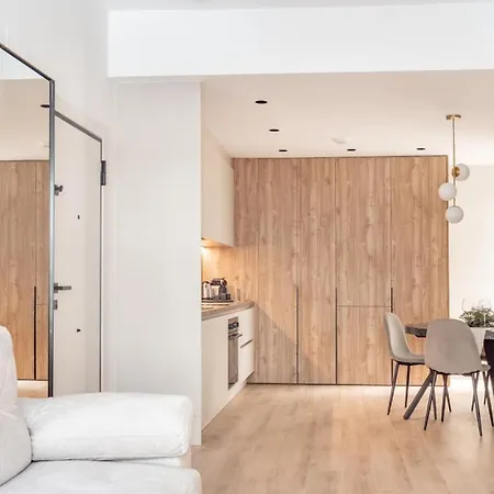 Modern With Swimming Pool- 2bd 2bth- Triana